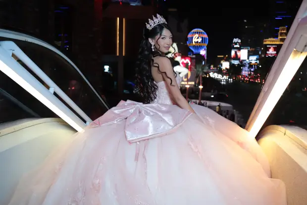 Quinceanera photography from an UPSTYLE event.