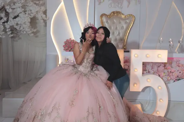 Quinceanera photography from an UPSTYLE event.