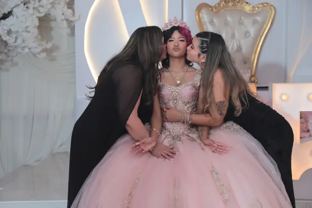 Quinceanera photography from an UPSTYLE event.